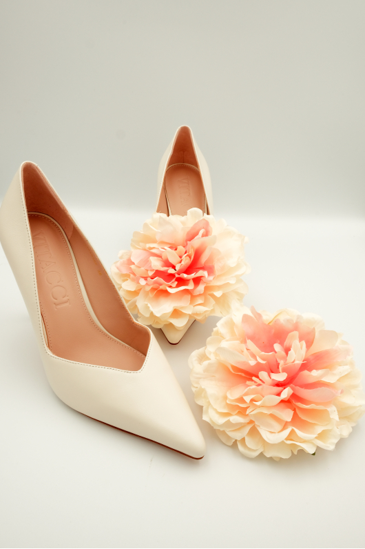 Туфли VITACCI с красивым декоративным элементом.